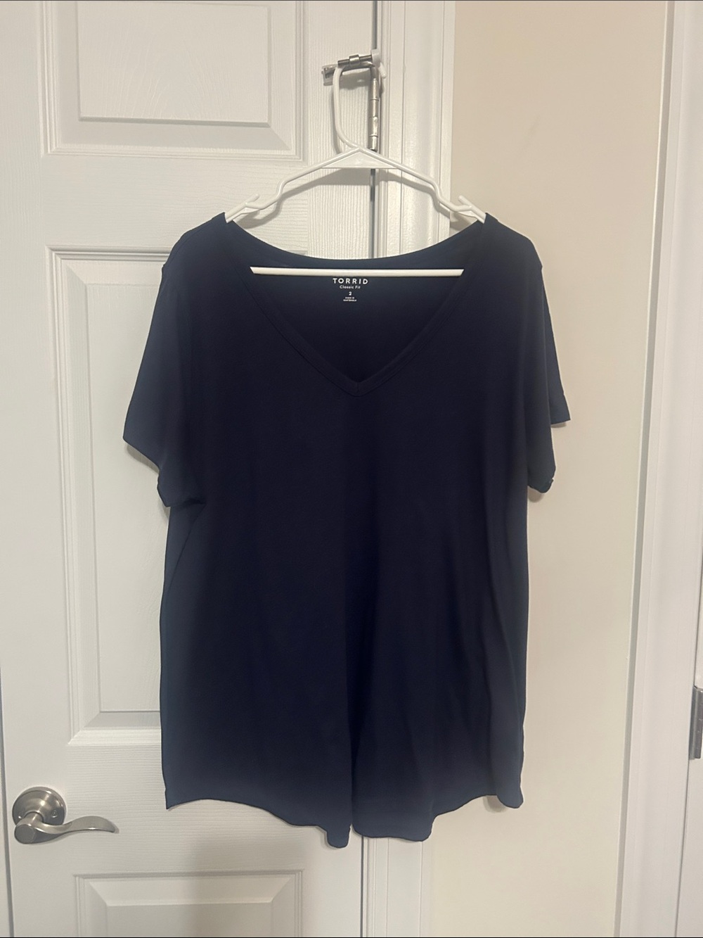 torrid Navy Blue V-Neck Short Sleeve Tee NWOT